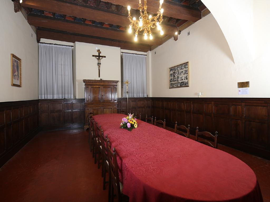 Casa Di Santa Francesca Romana A Ponte Rotto Εξωτερικό φωτογραφία