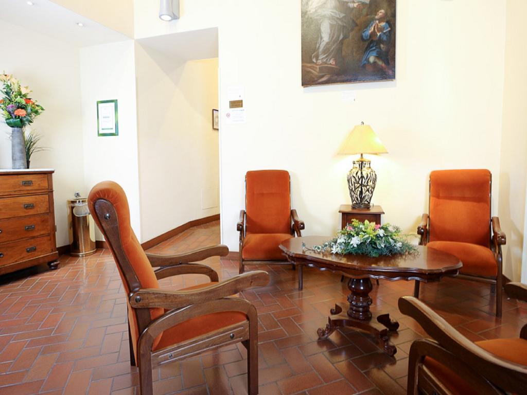 Casa Di Santa Francesca Romana A Ponte Rotto Εξωτερικό φωτογραφία