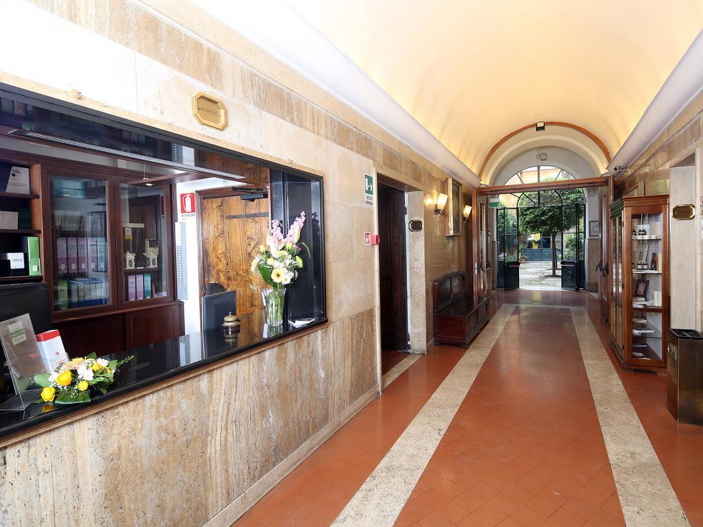 Casa Di Santa Francesca Romana A Ponte Rotto Εξωτερικό φωτογραφία