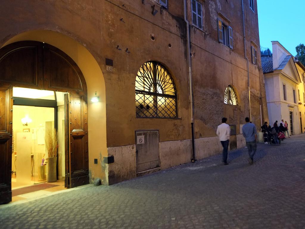 Casa Di Santa Francesca Romana A Ponte Rotto Εξωτερικό φωτογραφία