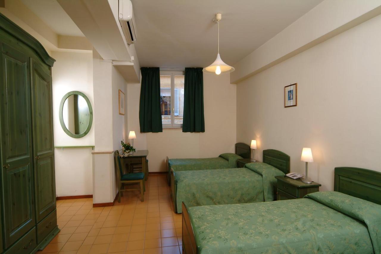Casa Di Santa Francesca Romana A Ponte Rotto Εξωτερικό φωτογραφία
